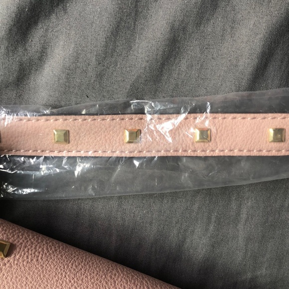 BrAND NEW BLUSH PINK VS CROSSBODY - Picture 4 of 7